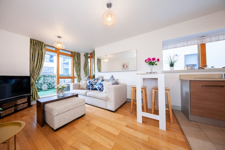 Entire Beautiful Apartment - Near City Centre - ダブリン