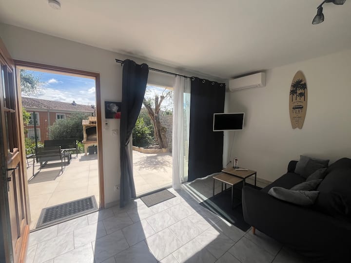 Studio Au Calme Piscine, Entrée Privée & Parking - Grasse