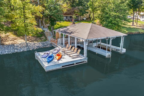 6 Bedrooms | Lakefront | Hot-Tub | Private Dock