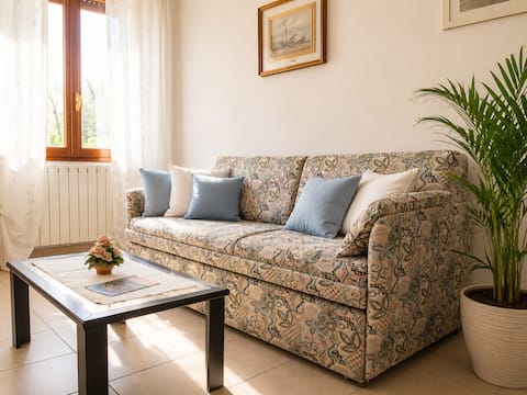 Airbnb con migliori performance: Sea view apartment with parking a Cipressa