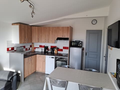Top Airbnb: 2-star-rated vacation rental, 10 minutes from the beaches in Saint Coulomb