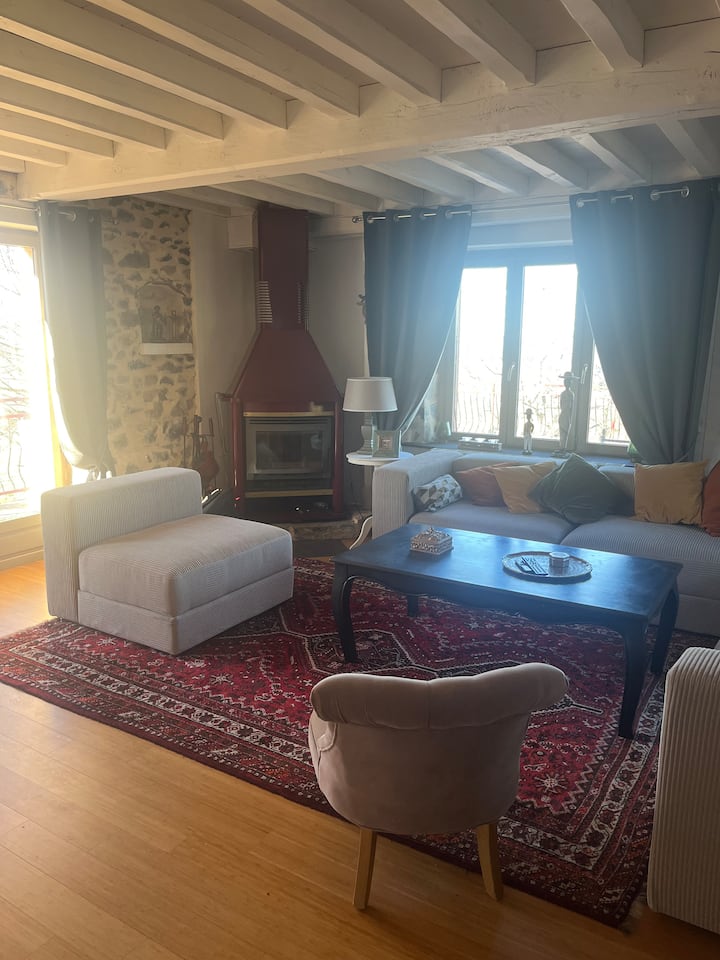 Gîte  Avec Cheminée Et Piscine - Matour