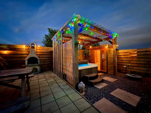 Chalet with garden, sauna & bath near Amsterdam.