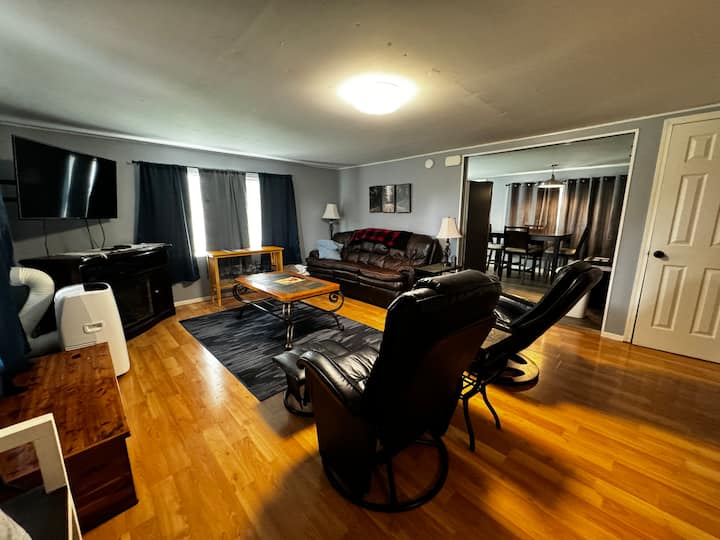 Downtown Hub Dog-friendly - Redmond, OR