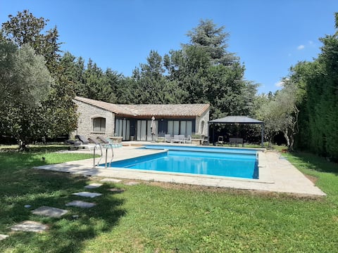 Top Airbnb: In Avignon, Nature, House, Pool, Exclusive in Avignon