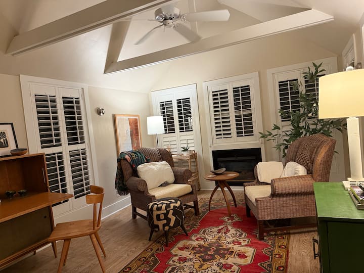 Airy & Artistic Retreat 
A Relaxed Coastal Escape - Fairhope, AL