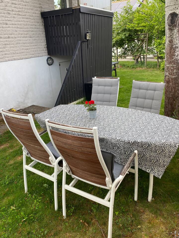 Private apartment. 26 min public transport to city
