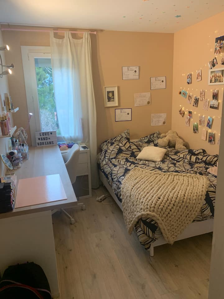 camera con letto matrimoniale