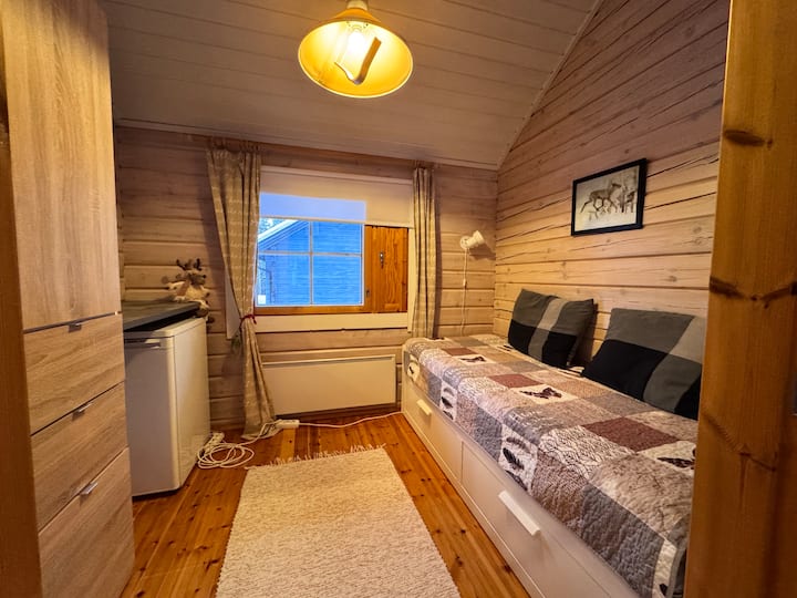 Makuuhuone, sänky 80 x 200