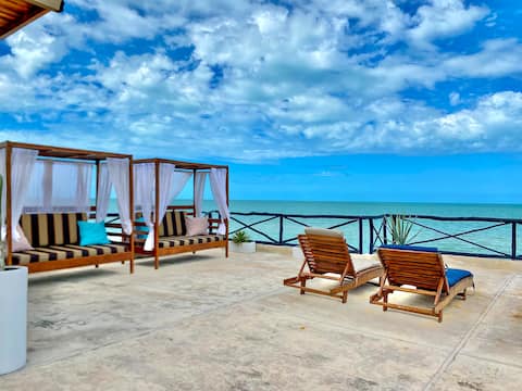 Beach Home (on water) - Pool, Generator, Fast WIFI