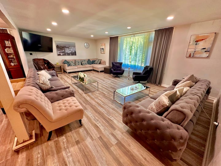 5br Mansion Near Metlife | Pool, Sauna & Hot Tub - New York, NY