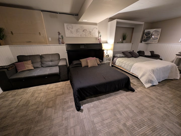 Family Friendly Suite, 12min To Shuswap Lake - Salmon Arm