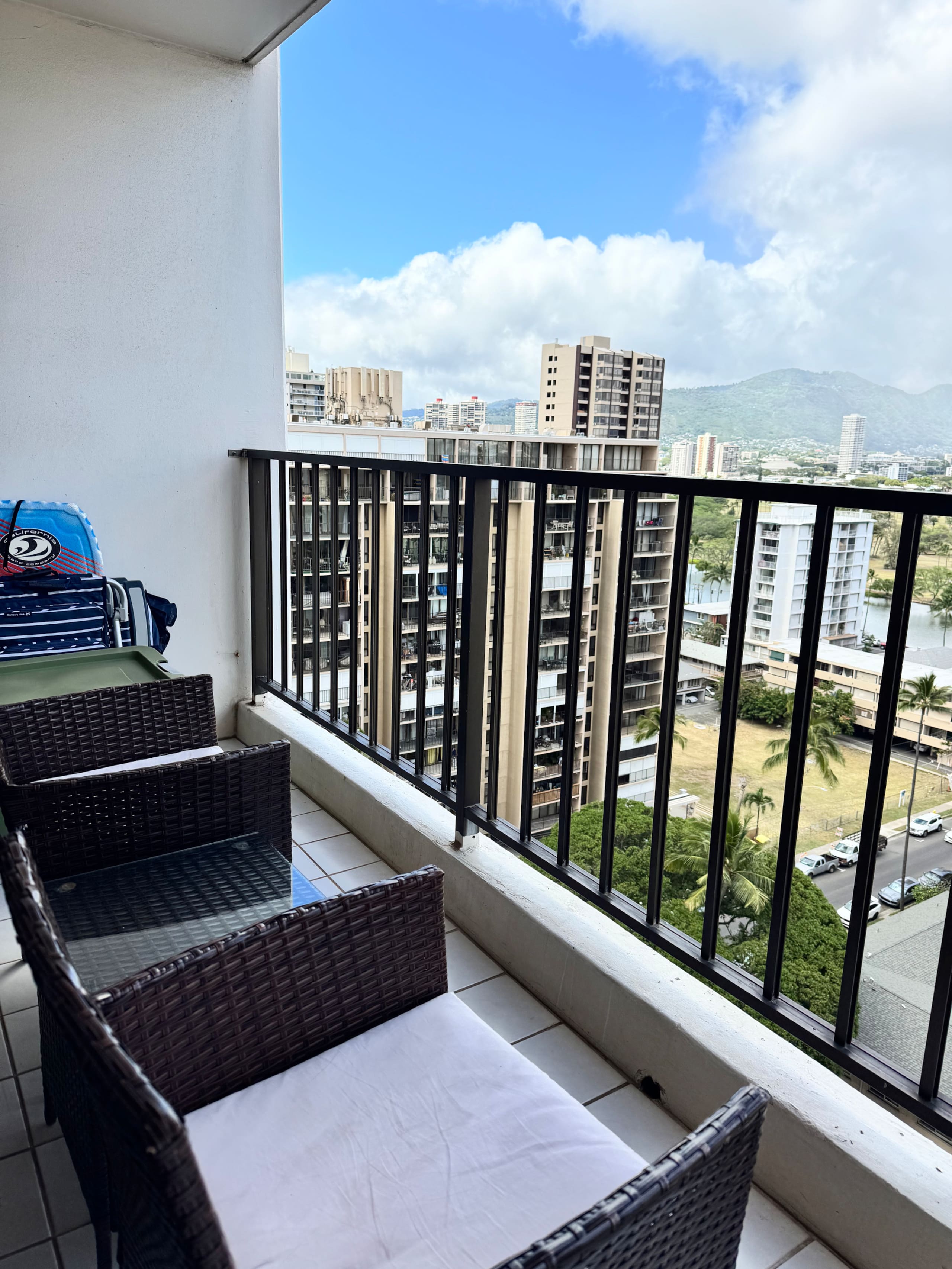 Condo in Honolulu · ★4.84 · 1 bedroom · 2 beds · 1 private bath - Image 21