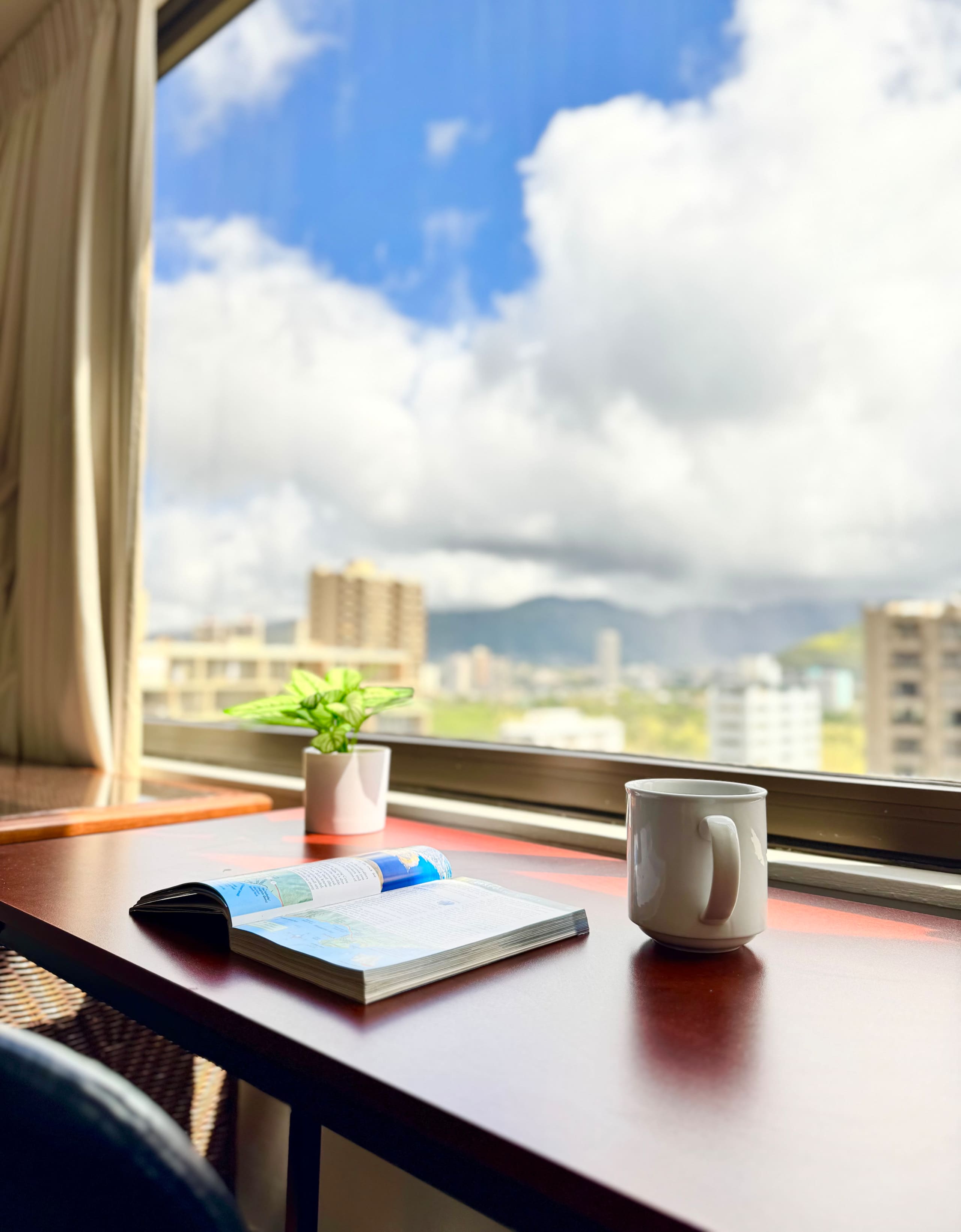 Condo in Honolulu · ★4.84 · 1 bedroom · 2 beds · 1 private bath - Image 1