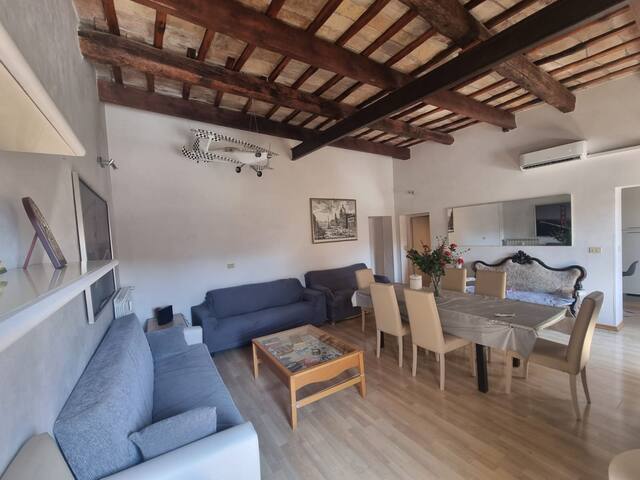 Attico al Vaticano {splendida casa per famiglie} gallery image 2