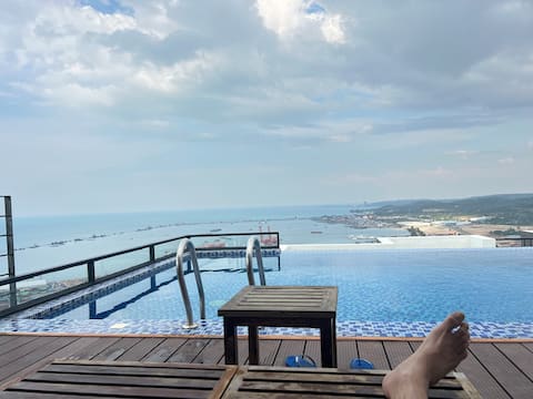 Seaview 1BR Balcony apartment with pool