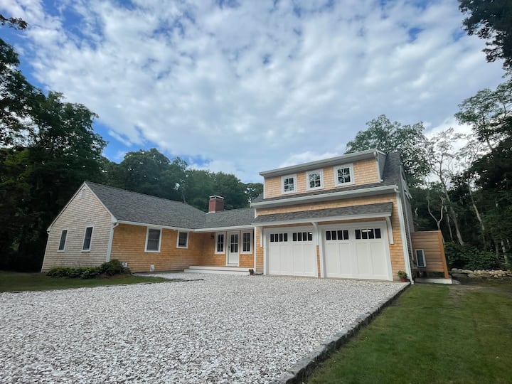 One Mile To A Private Beach, Sunset Side Of Town - Falmouth, MA