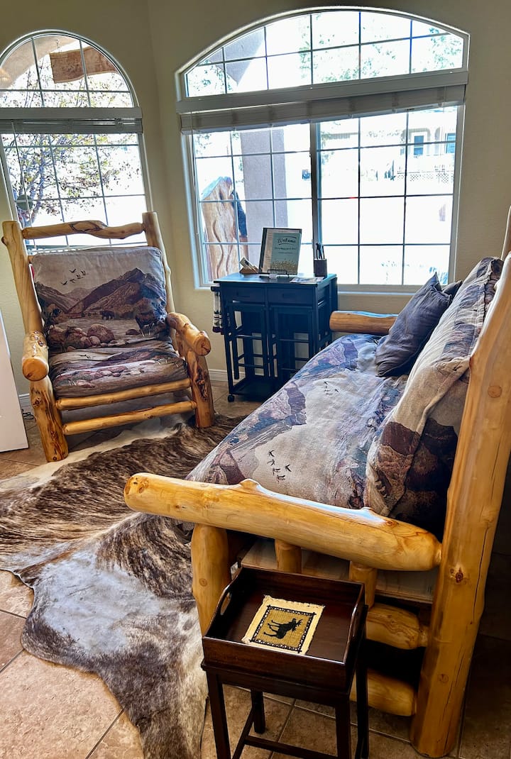 King Bed • Hot Tub * Mtn View• Wine Tasting Coupon - Ruidoso, NM