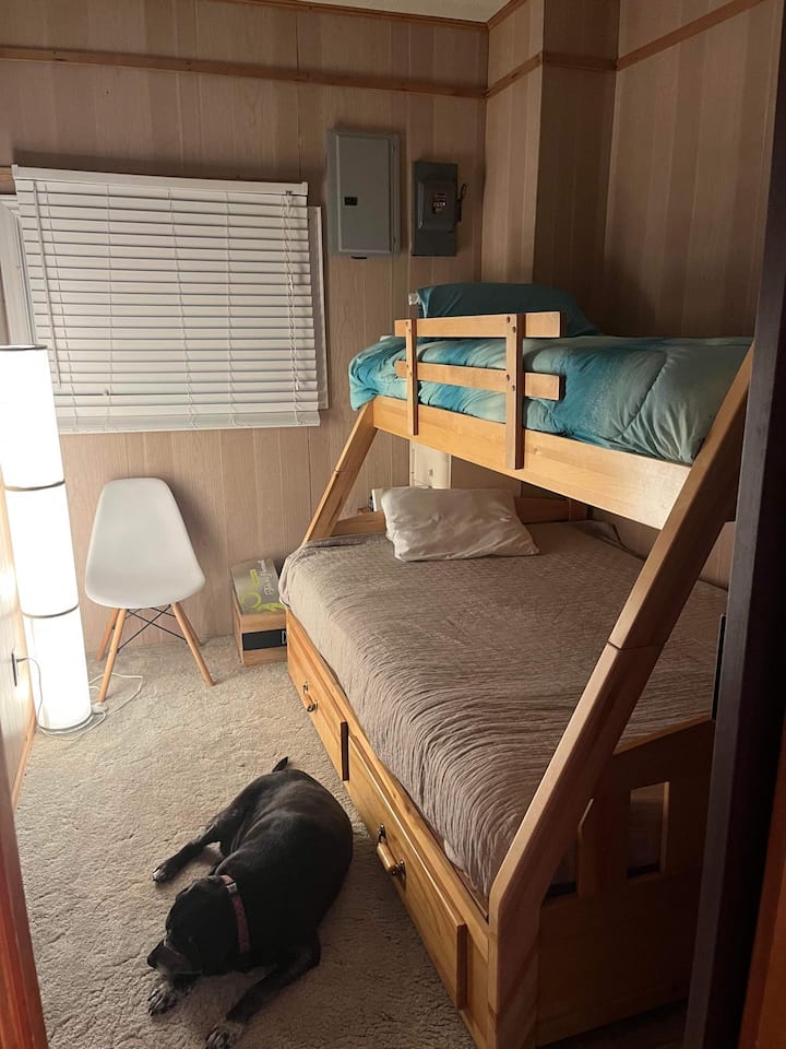 საძინებელი 1