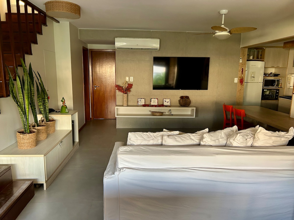 Popular Airbnb listing: Praia do Forte Village 3 en-suites hydro access beach in Salvador