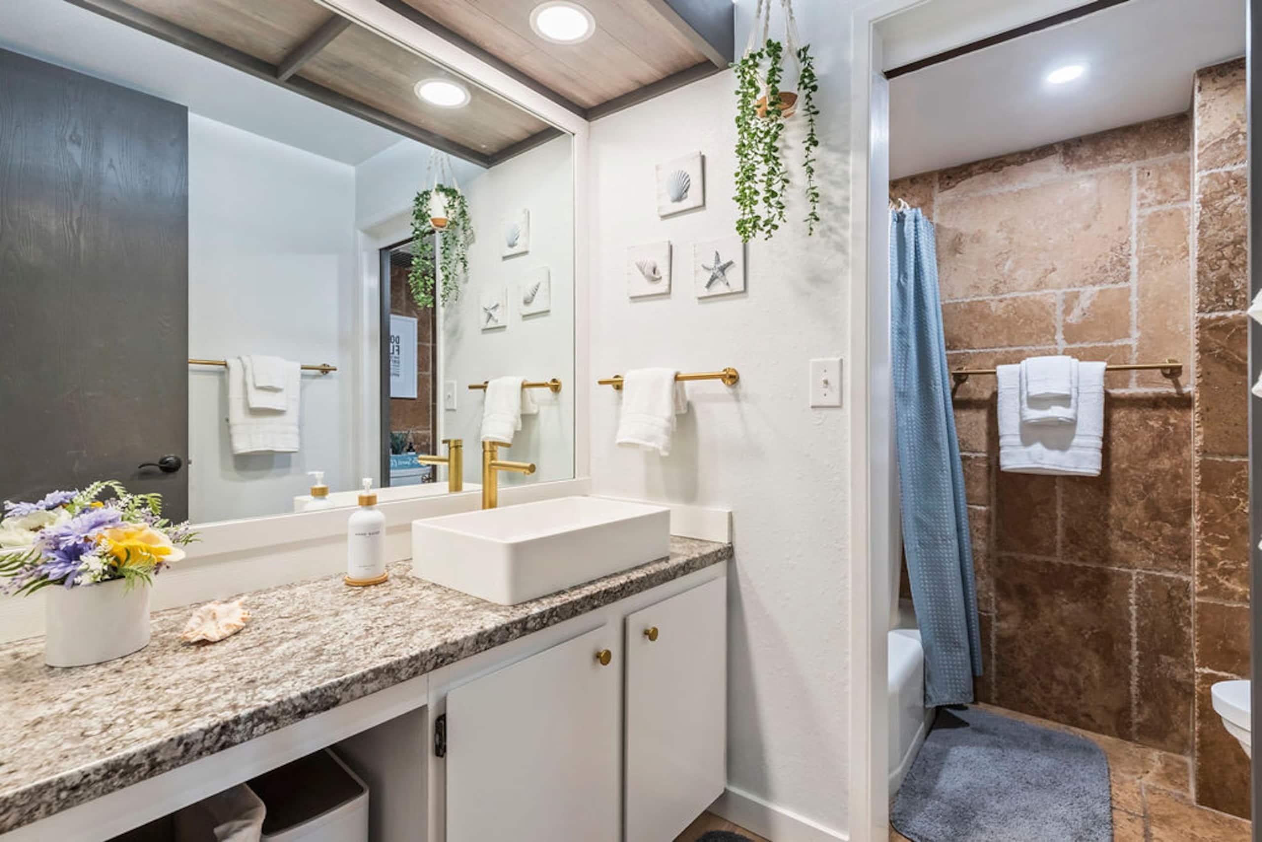 Condo in Kihei · ★4.91 · 2 bedrooms · 3 beds · 2 private baths - Image 25