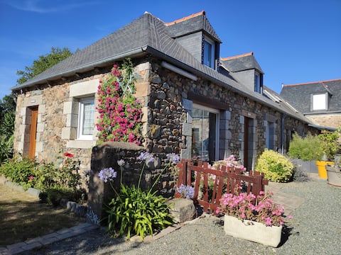 Nice quiet cottage, Lézardrieux peninsula