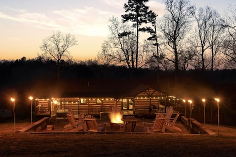Tranquility• New Hot Tub• 9 Beds• Fire Pit w/ wood