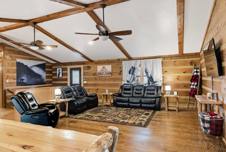Tranquility• New Hot Tub• 9 Beds• Fire Pit W/ Wood - Ocoee, TN