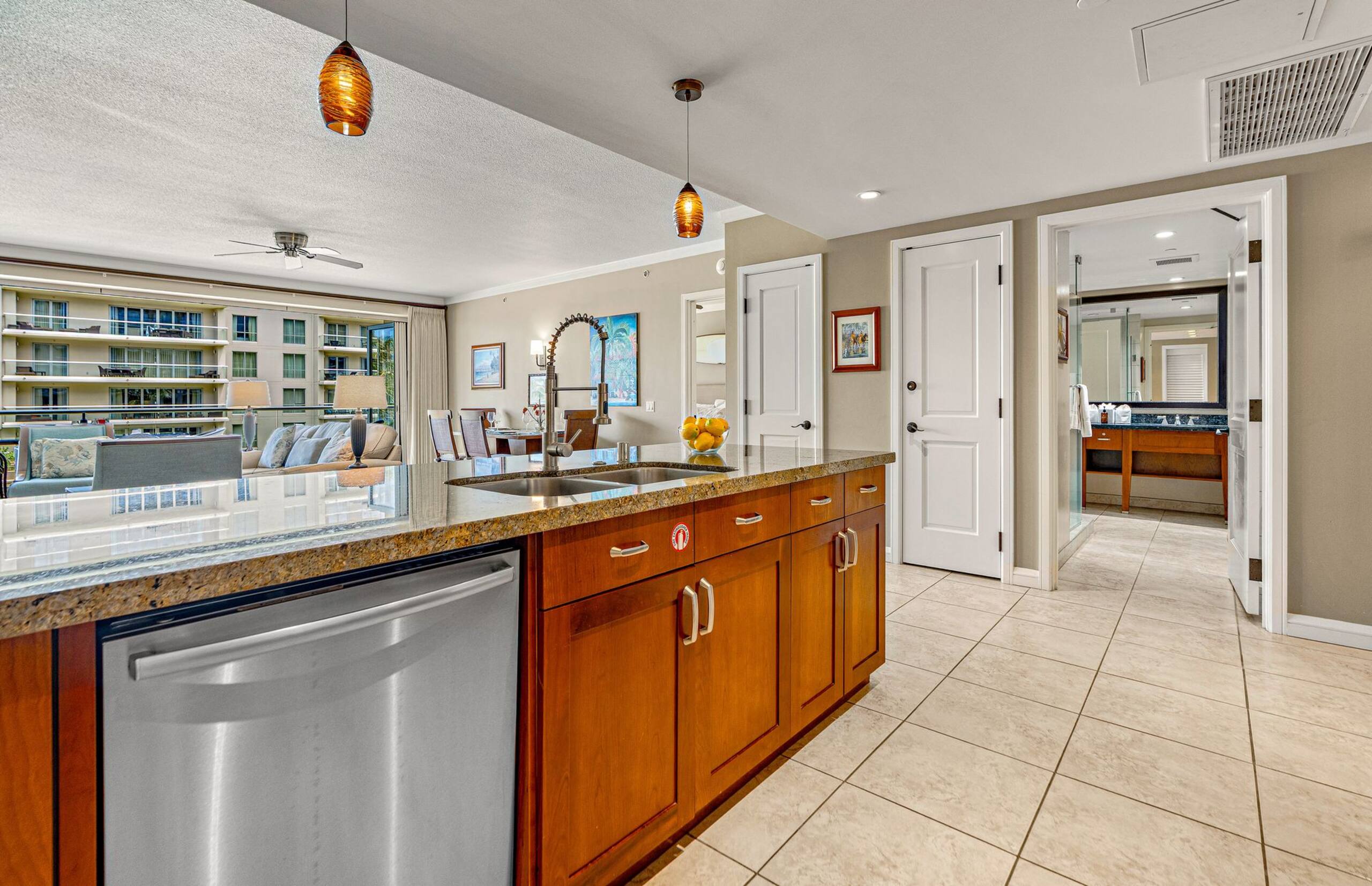 Condo in Lahaina · ★5.0 · 2 bedrooms · 3 beds · 2 baths - Image 11