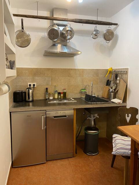 Popular Airbnb listing: Authentic Dalmatian Stay – Sea & Comfort in Orašac