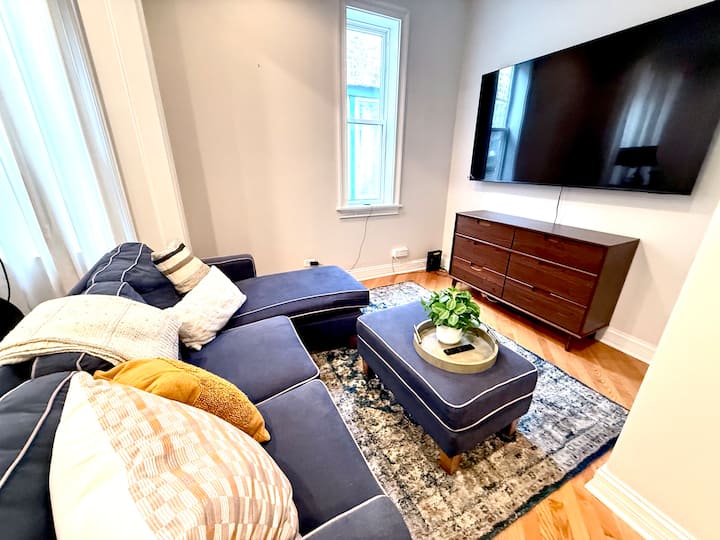 Petfriendly Condo In Bucktown Near Blue Line - Chicago, IL