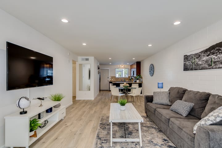 Steps From Old Town - Entire Modern Condo - Scottsdale