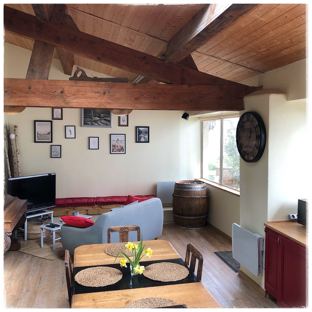 Top Airbnb: Cozy independent house + parking | quiet | unique à Besançon