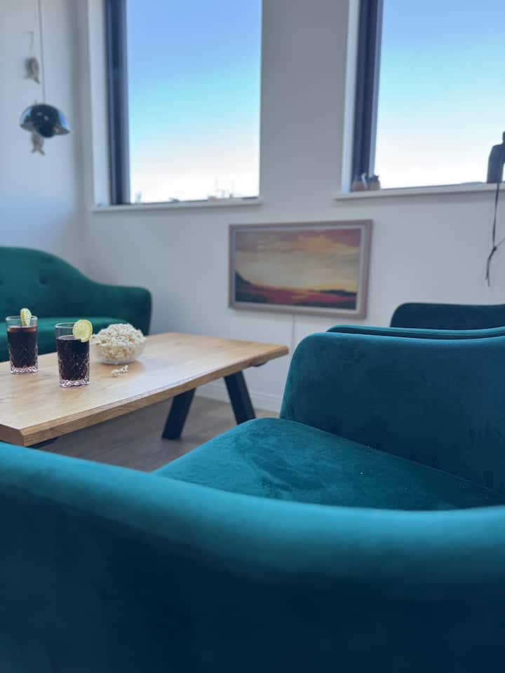 Nybygget Sommerhus Med Udsigt Til Fjorden - Tanska