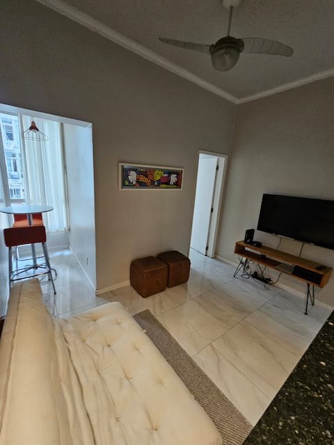 Popular Airbnb listing: Cozy apartment in Copacabana in Rio De Janeiro