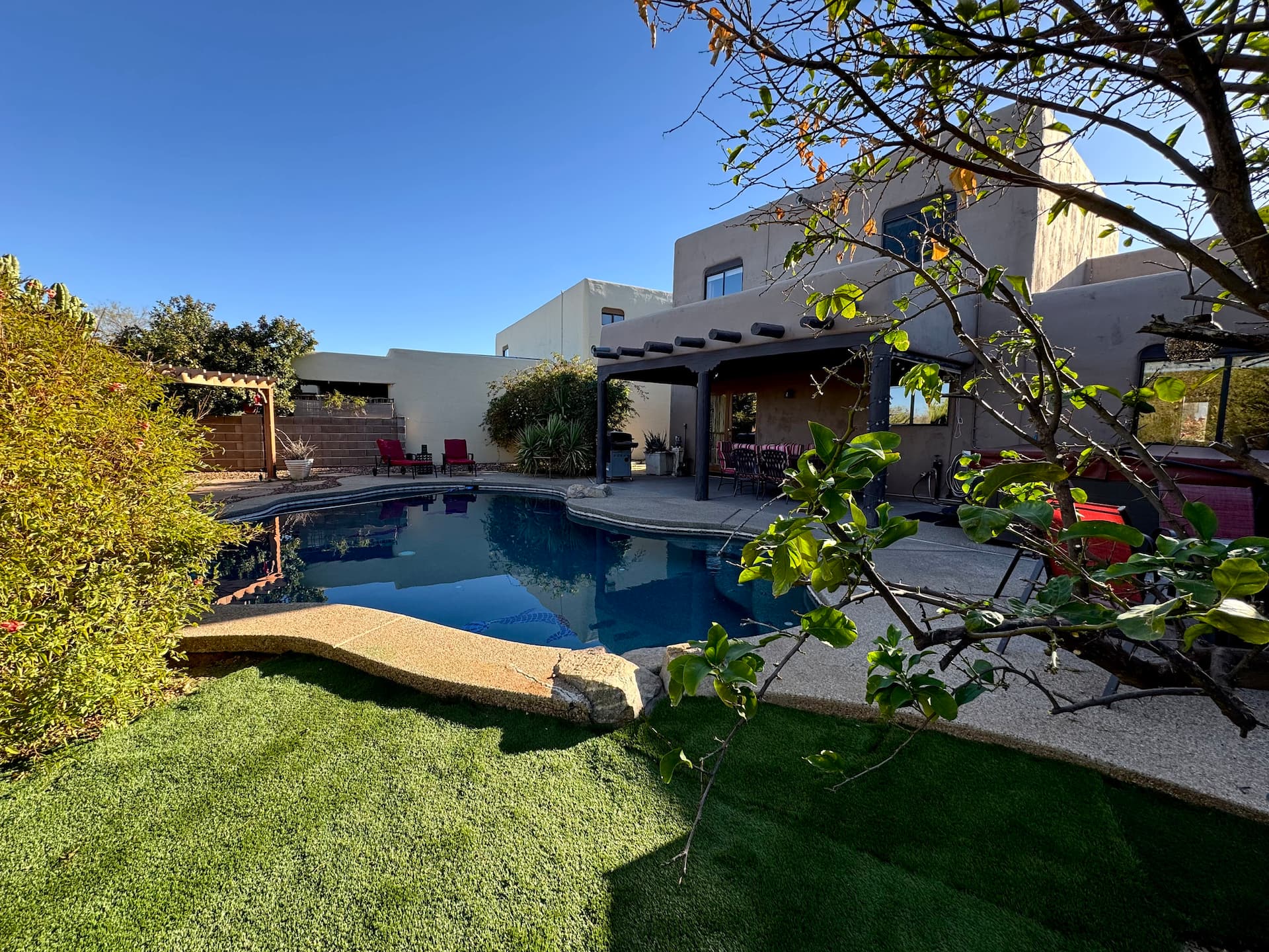 Hidden gem in the desert, private pool and hot tub