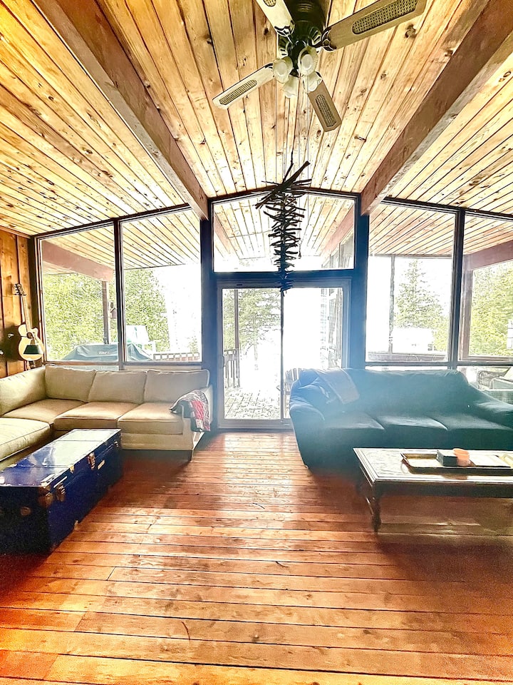 The Birch Kawartha | Fireplace Lakeside Cottage - Kawartha Lakes