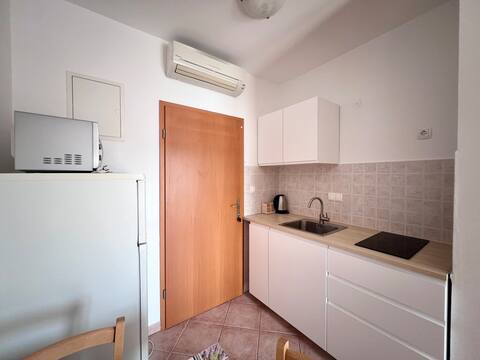 Top performing Airbnb: Beautiful studio no. 2 with sea view in Palit
