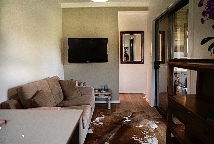 Charming, Rustic Cabin With Gorgeous Views - Coffs Harbour