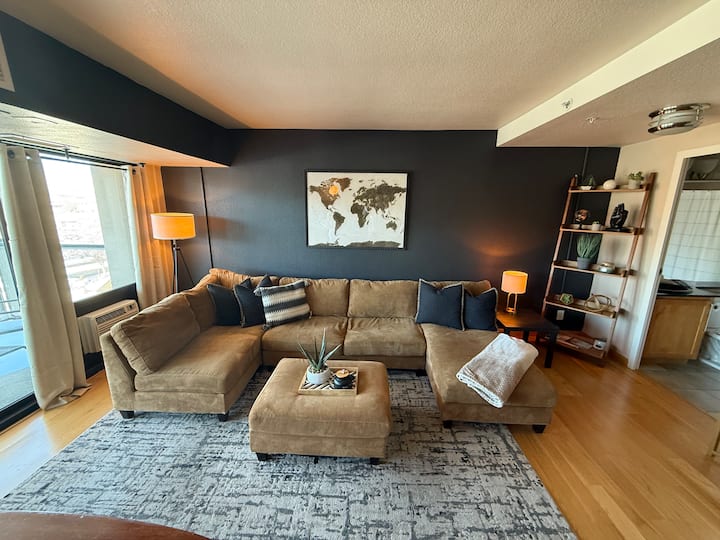 Breathtaking Views! 2 Bed 2 Bath Walk To Downtown! - Manitou Springs, CO
