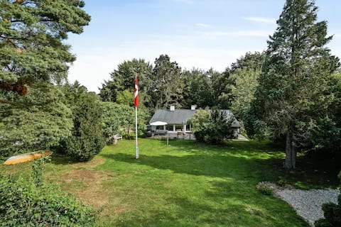 Nice house with sauna and bathtub 50 m from the beach