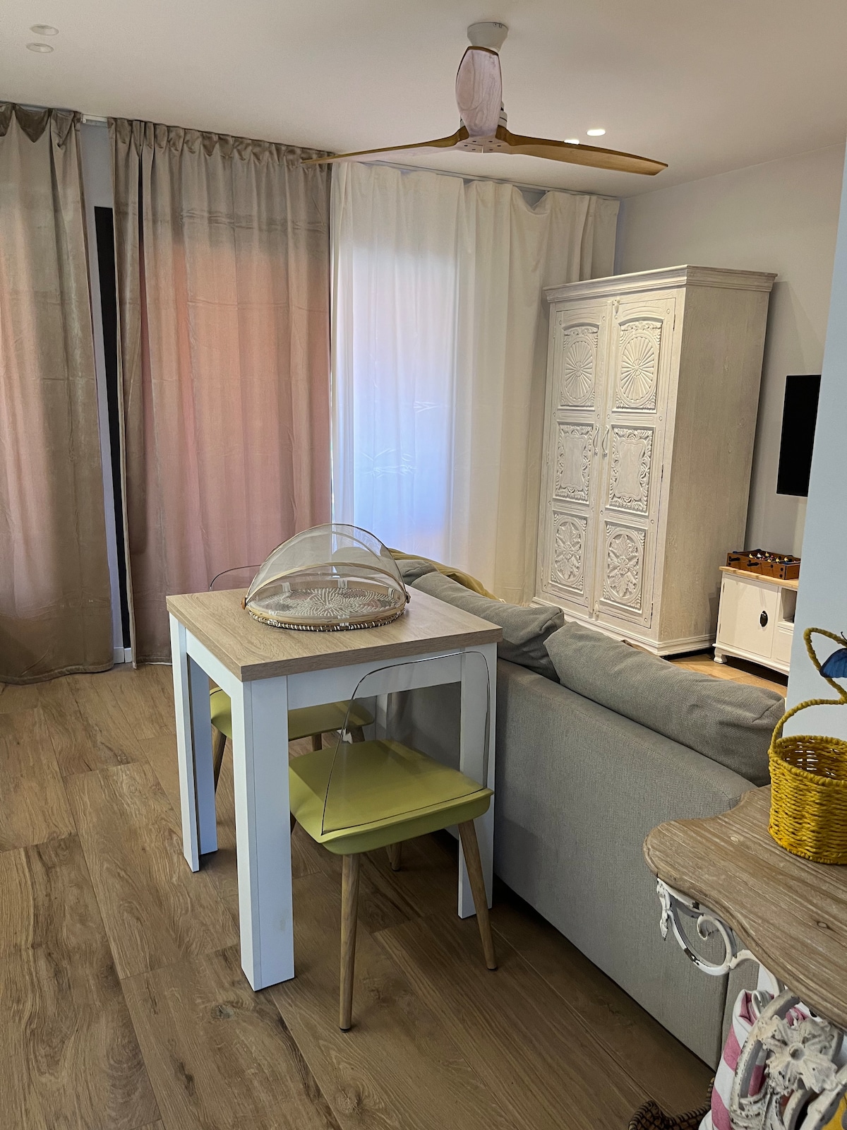 Leistungsstarkes Airbnb: A beautiful apartment 2 minutes away from the beach in Cambrils