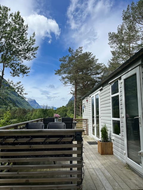 Caravan in scenic Sunndal, new kitchen