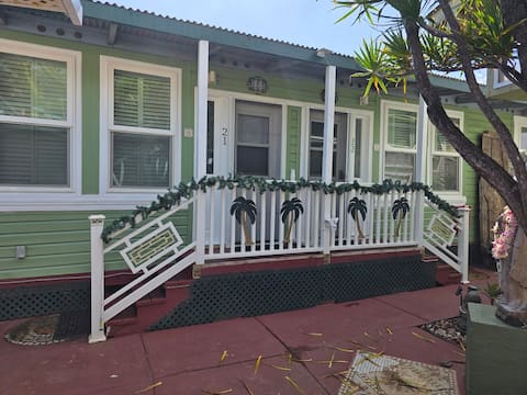 Popular Airbnb listing: Cozy & Compact 1BR 5 min to Ocean in Kapaa