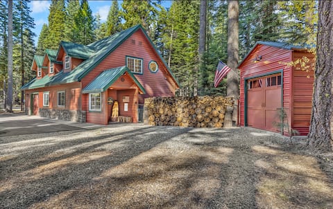 Dog Friendly Cozy Cabin with Hot Tub and Game Room