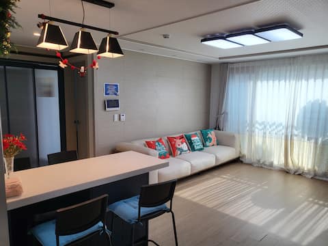 Accommodation located on the beach, adjacent to the seafood market
Sunset at the crab bridge at the