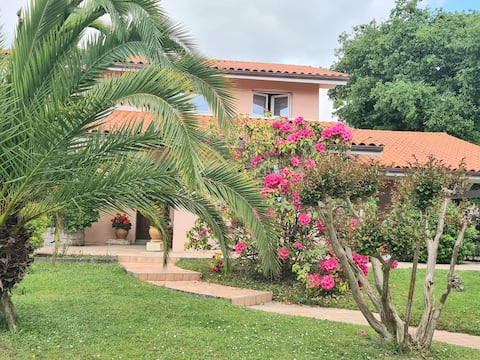 Beautiful 170 m² villa with pool, sleeps 6