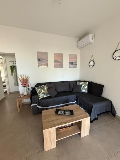 M & F HOUSE (Markopoulo Oropos Beach)