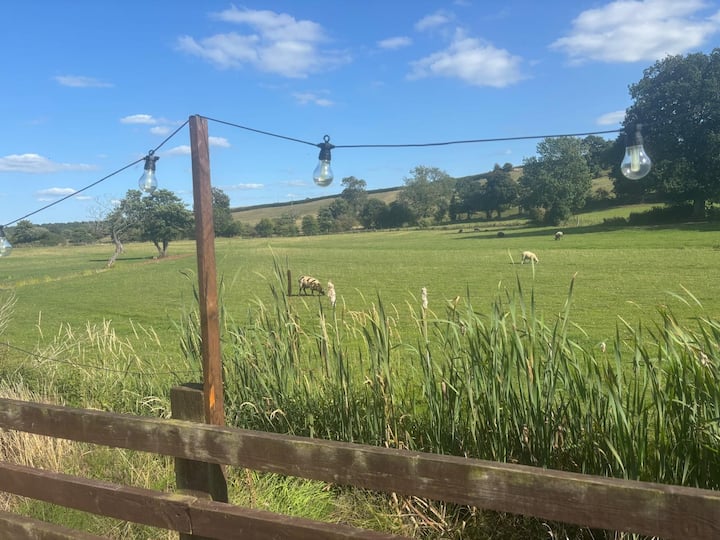 Glamping Pod Hideaway In Rural Staffordshire - Derbyshire