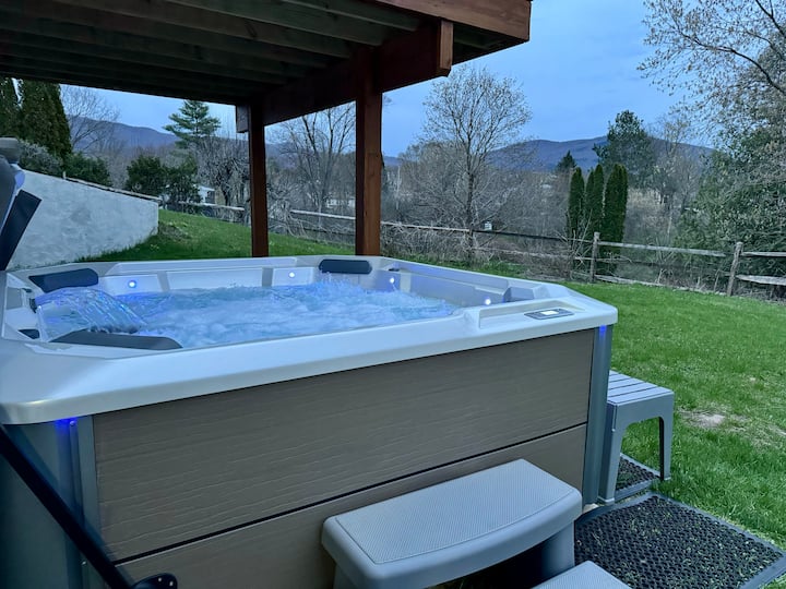 Killington/Okemo, 7p Hot tub, Mtn.views, Spacious!